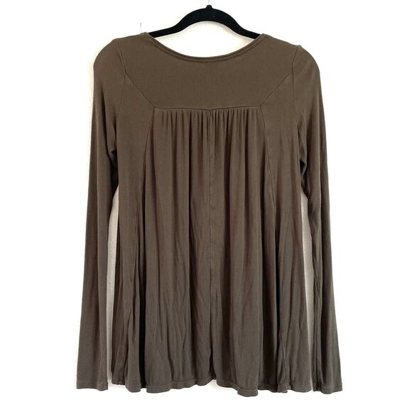 We The Free People Love Valley Long Sleeve High Low Top In Olive Green - Picture 3 of 12